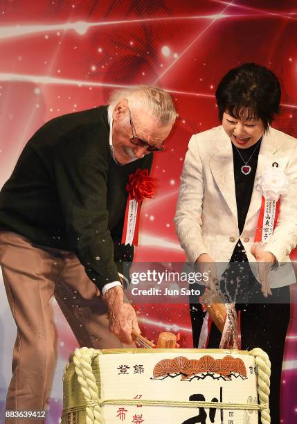 Stan Lee attends the opening day of Tokyo Comic Con at Makuhari Messe on December 1, 2017 in Chiba, Japan.