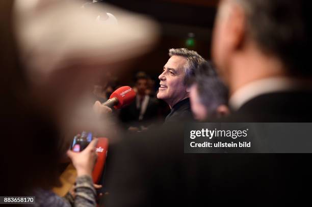 Schauspieler George Clooney während der Premiere des Eröffnungsfilms -Hail, Caesar- anlässlich der 66. Internationalen Filmfestspiele Berlin