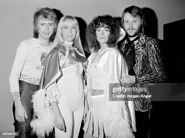 Björn Ulvaeus , Agnetha Fältskog , Anni-Frid Lyngstad and Benny Andersson of the pop group Abba pose backstage for a group shot in January 1975 in...