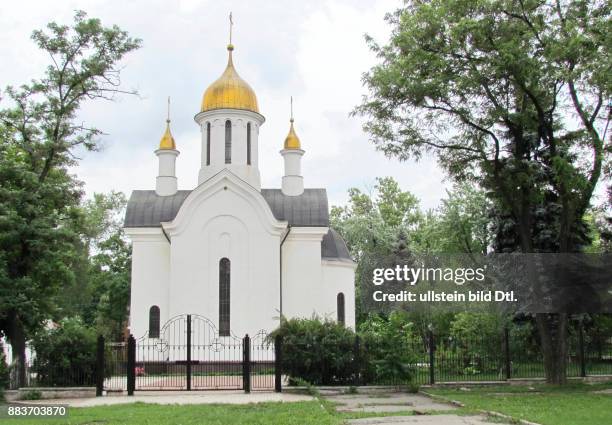 Ukraine, das Donezbecken, Kurzform Donbass, Donezk, Kirche zu Christi Geburt, errichtet 1999 - 2000, Architekt Pawel Wigdergaus