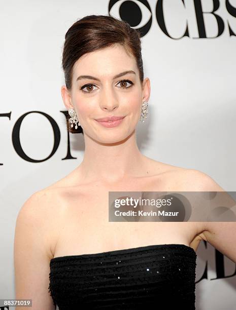 Anne Hathaway attends the 63rd Annual Tony Awards at Radio City Music Hall on June 7, 2009 in New York City.