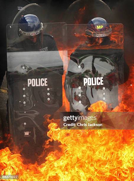 Put Put Riot Metropolitan Police Specialist Training Centre Photos and Premium High ...