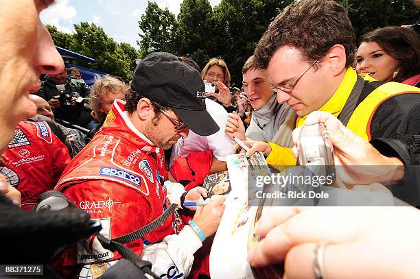 Driver Signing Autgraph 171 Signing On The Dole Stock Photos, High-Res Pictures, and Images ...