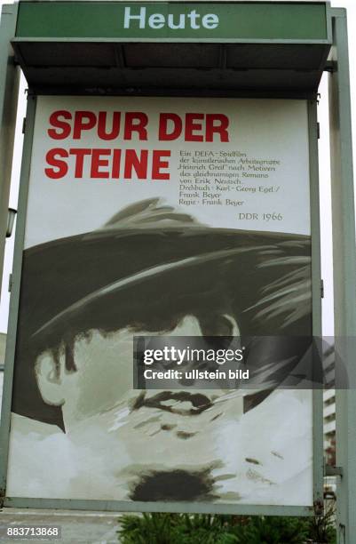 Plakat mit Schauspieler Manfred Krug anläßlich Wiederaufführung des DEFA-Films 'Spur der Steine'