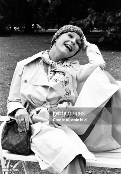 208 Elke Sommers Photos & High Res Pictures - Getty Images