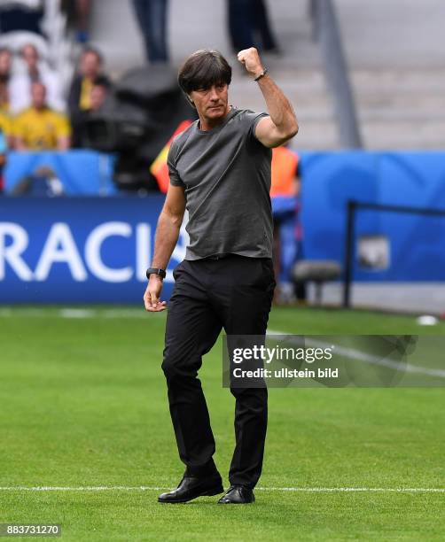 Euro 2016 GRUPPE C in LILE Deutschland - Ukraine Trainer Joachim Loew vor dem Spiel