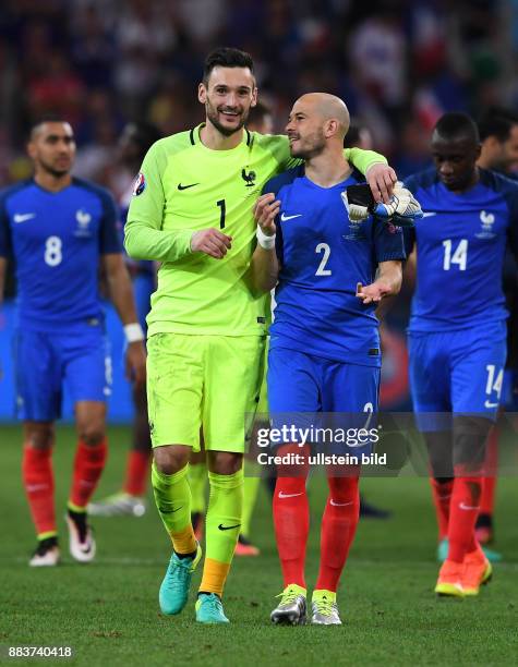 Deutschland - Frankreich Jubel nach dem Abpfiff: Torwart Hugo Lloris und Christophe Jallet