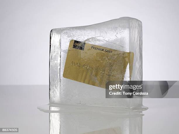 credit card in ice - freeze ideas stock pictures, royalty-free photos & images