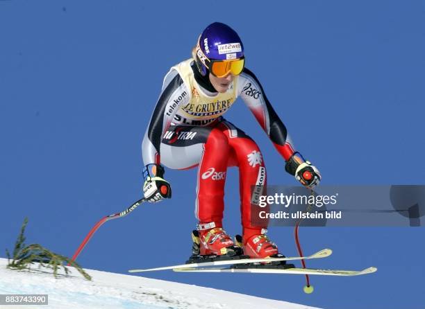 Sportlerin, Ski Alpin; Österreich Weltcup Abfahrt der Damen in St. Moritz: 2. Training
