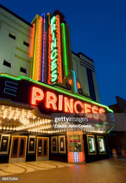 princess theatre - theatre building stockfoto's en -beelden