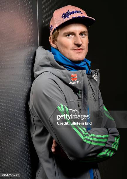 Skispringer Severin Freund waehrend der Einkleidung und Jahrespressekonferenz des Deutschen Ski Verbandes am 19. Oktober 2016 in Neuburg.
