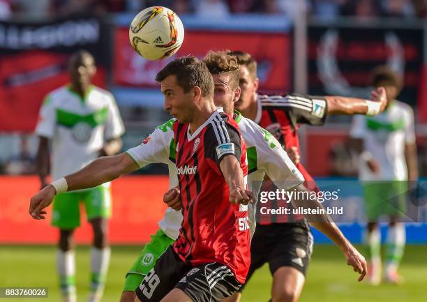 Daniel Calligiuri im Zweikampf mit Markus Suttner waehrend dem Fussball Bundesliga Spiel FC Ingolstadt gegen Vfl Wolfsburg am 4. Spieltag der Saison...