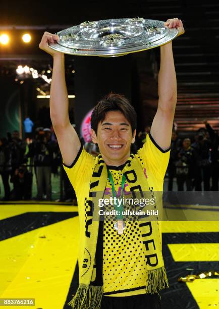 Endspiel, Saison 2011/2012 - FUSSBALL DFB POKAL FINALE SAISON 2011/2012 Borussia Dortmund - FC Bayern Muenchen Shinji Kagawa jubelt mit der...