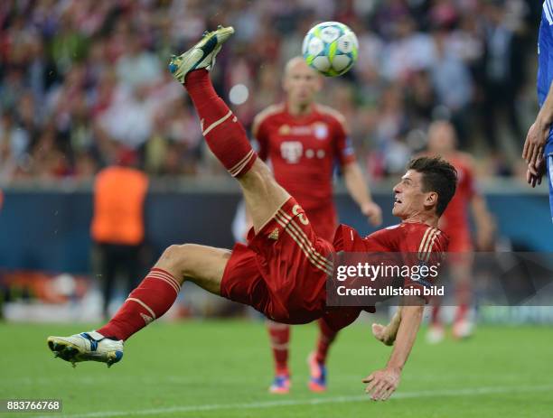 Bayern Muenchen - FC Chelsea Mario Gomez per Fallrueckzieher