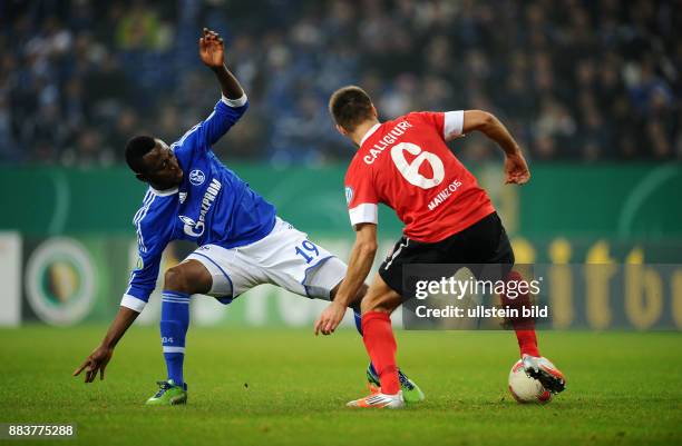 Achtelfinale, Saison 2012/2013 - FUSSBALL DFB POKAL SAISON 2012/2013 ACHTELFINALE FC Schalke 04 - FSV Mainz 05 Chinedu Obasi gegen Marco Caligiuri