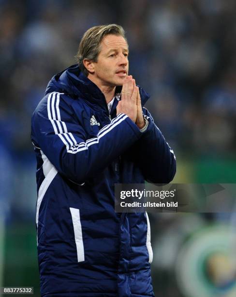 Achtelfinale, Saison 2012/2013 - FUSSBALL DFB POKAL SAISON 2012/2013 ACHTELFINALE FC Schalke 04 - FSV Mainz 05 Trainer Jens Keller emotional an der...