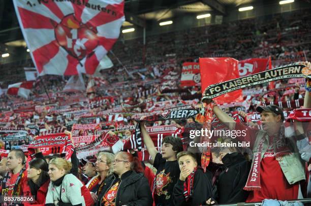 Rückspiel, Saison 2012/2013 BUNDESLIGA SAISON 2012/2013: RELEGATION RUECKSPIEL 1. FC Kaiserslautern - TSG 1899 Hoffenheim Fans vom 1. FC...