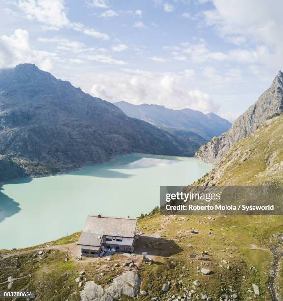 rifugio bignami, alpe gera, valtellina, italy - paesaggi 個照片及圖片檔