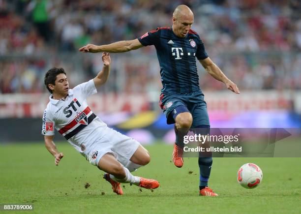 Fussball International Audi Cup 2013 Saison 2013/2014 FC Bayern Muenchen - Sao Paulo FC Arjen Robben gegen Osvaldo