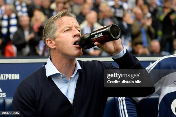 Schalke 04 - FC Augsburg Trainer Jens Keller