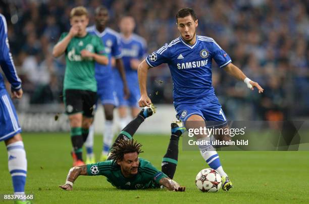 Schalke 04 - FC Chelsea Jermaine Jones am Boden Chancenlos gegen Eden Hazard