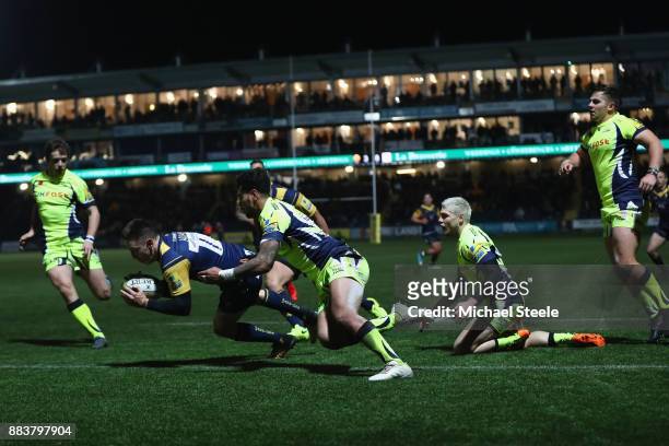 Josh Adams of Worcester scores his sides opening try during the Aviva Premiership match between Worcester Warriors and Sale Sharks at Sixways Stadium...