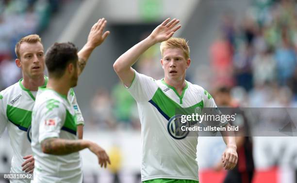 Spieltag VfL Wolfsburg - Eintracht Frankfurt Kevin De Bruyne freut sich nach dem Tor zum 1:0 mit Vieirinha