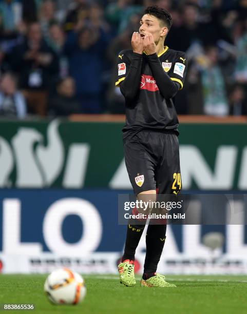 Werder Bremen - VfB Stuttgart Federico Barba ist nach seinem Eigentor enttaeuscht