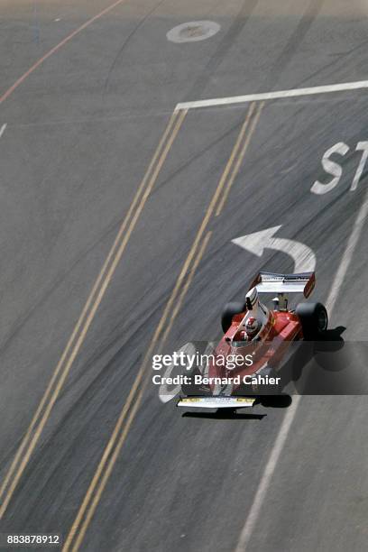 Clay Regazzoni, Ferrari 312T, Grand Prix of the United States West, Long Beach, 28 March 1976. Clay Regazzoni on the way to victory in the 1976 Long...