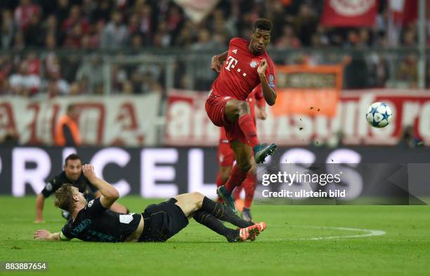 Bayern Muenchen - Arsenal London Per Mertesacker gegen Kingsley Coman