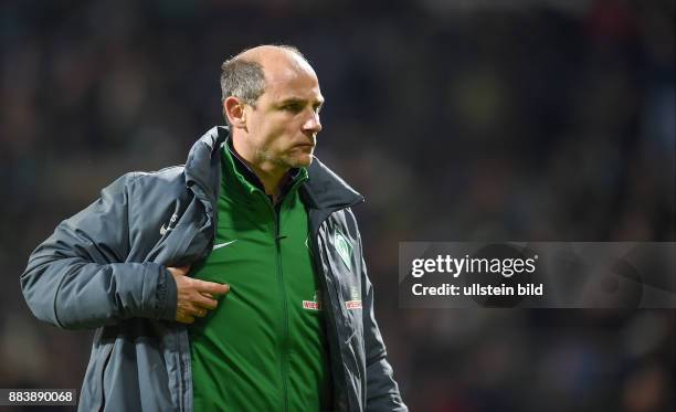 Werder Bremen - Hertha BSC Berlin Trainer Viktor Skripnik