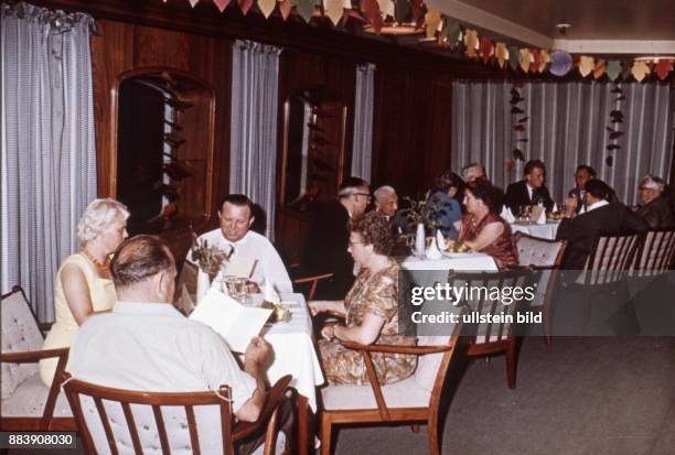 Ca. 1950, Kreuzfahrt, Gastronomie, Restaurant, Gäste