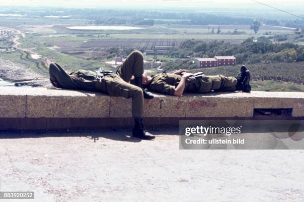 Israel, ca.19820907,Soldaten ruhen sich aus