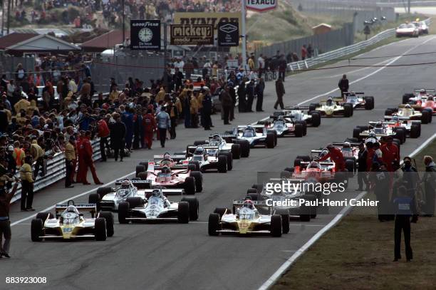 Rene Arnoux, Jean-Pierre Jabouille, Carlos Reutemann, Alan Jones, Renault RE20, Williams-Ford FW07, Grand Prix of the Netherlands, Circuit Park...