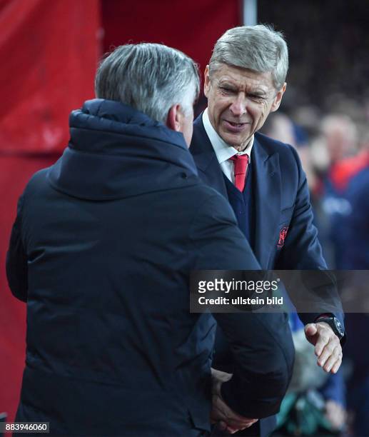 Arsenal London - FC Bayern Muenchen Trainer Carlo Ancelotti und Trainer Arsene Wenger
