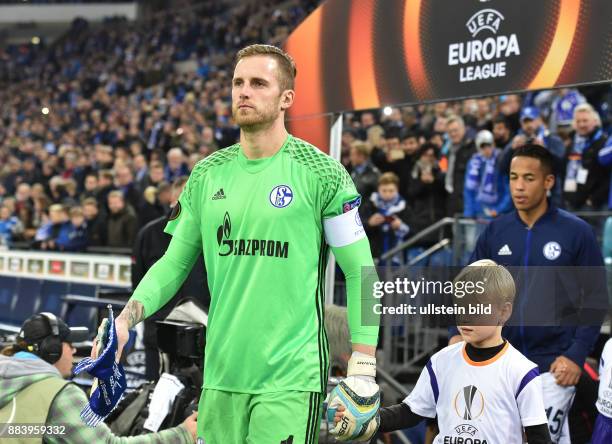 Fussball UEFA Europa League, 2016/17, 5. Spieltag, FC Schalke 04 - OGC Nizza, Torwart Ralf Faehrmann, Ralf Fährmann