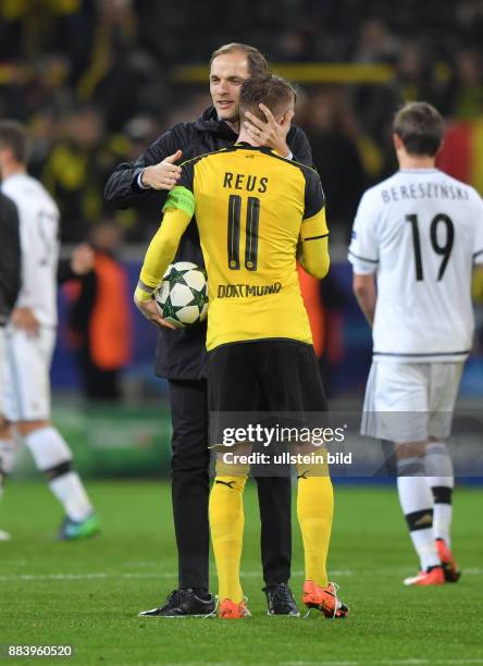 Fussball UEFA Champions League 2016/17, Vorrunde, 5. Spieltag, Borussia Dortmund - Legia Warschau 8:4, Trainer Thomas Tuchel , li., und Marco Reus ,...