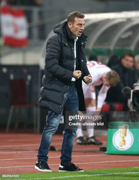 Fussball, Saison 2016/2017, DFB-Pokal, 2. Runde, 1. FC Nuernberg - FC Schalke 04 2:3, Trainer Markus Weinzierl