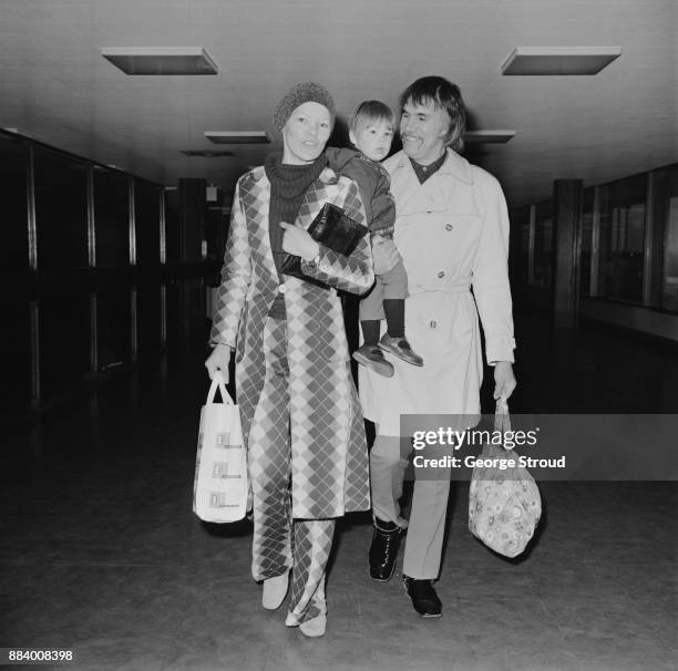 British actress and Labour Party politician Glenda Jackson with husband Roy Hodges and son Dan at Heathrow Airpot, London, UK, 24th March 1971.