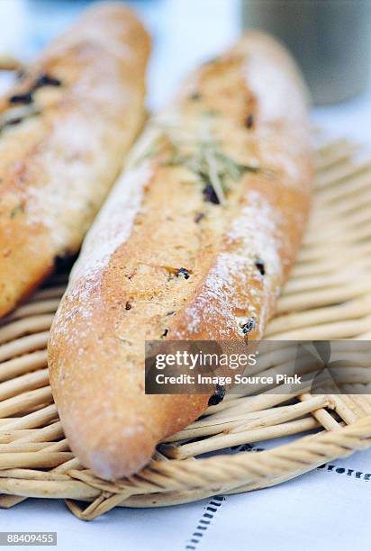 fresh bread - mangiare stockfoto's en -beelden