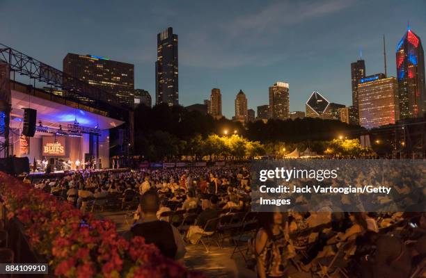 Shell Stage Fred Shell Photos and Premium High Res Pictures - Getty Images