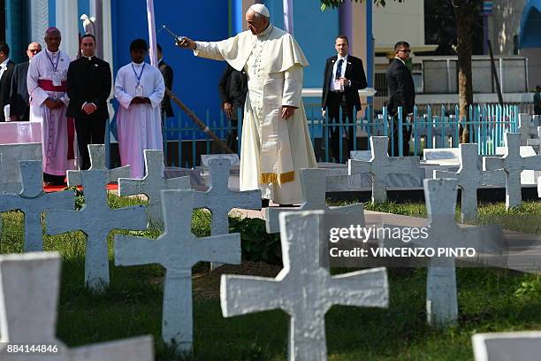 Pope Ritual 166 Holy Rosary Church Cemetery Stock Photos, High-Res Pictures, and ...