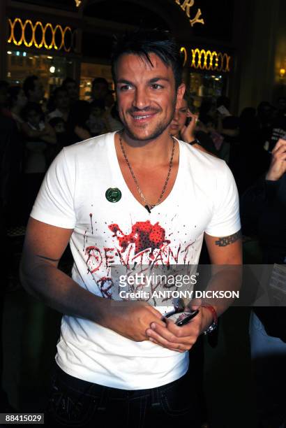 British-born Australian singer Peter Andre arrives on the "Green Carpet" at the Venetian Hotel to attend the 10th International Indian Film Academy...