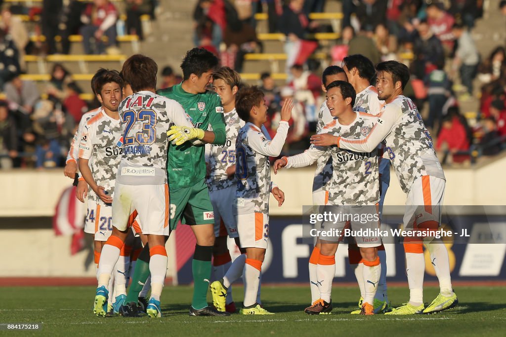Vissel Kobe v Shimizu S-Pulse - J.League J1