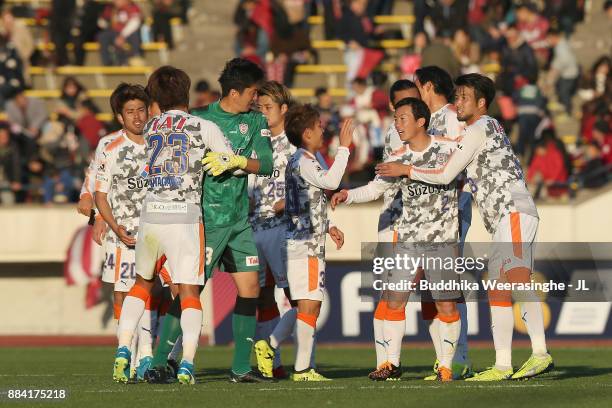 Shimizu S-Pulse players celebrate their 3-1 victory and avoided the relagation to the J2 after the J.League J1 match between Vissel Kobe and Shimuzu...