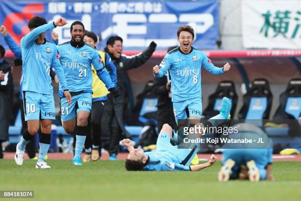 Kawasaki Frontale players celebrate their 5-0 victory and J.League Champions after the final whistle of the J.League J1 match between Kawasaki...