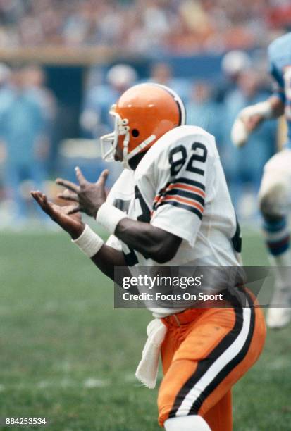 Tight End Ozzie Newsome of the Cleveland Browns in action against the Houston Oilers during an NFL football game September 13, 1981 at Cleveland...