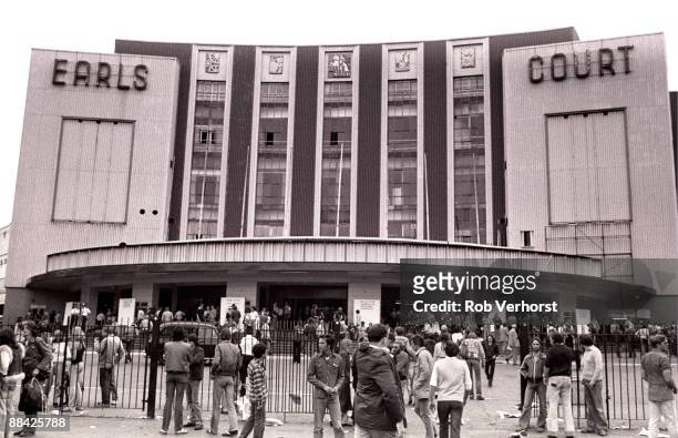 Photo of PINK FLOYD and VENUES and EARLS COURT, crowds gathered outside Pink Floyd's Wall concert, venues, Earls Court
