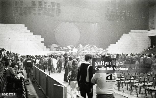 Photo of CONCERT and EARLS COURT and PINK FLOYD, crowds in the venue after The Wall concert