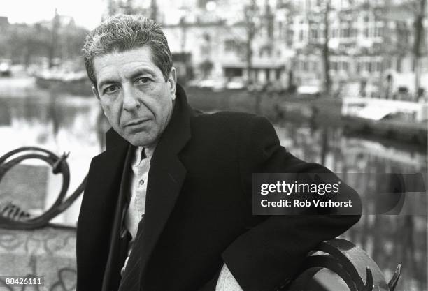 Photo of Leonard COHEN; posed